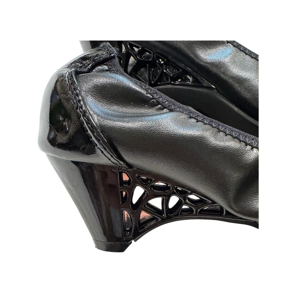 Bella Black Beaded Floral Pumps Cutout Architectural Heel Patent Cap Toe Size 7